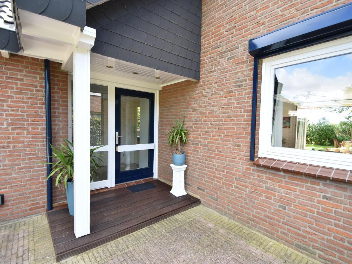 Holiday Home In Zeeland With Wide Views Броунисе Екстериор снимка