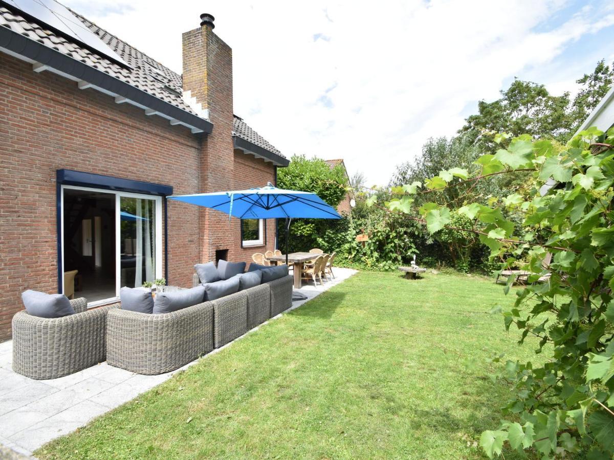 Holiday Home In Zeeland With Wide Views Броунисе Екстериор снимка