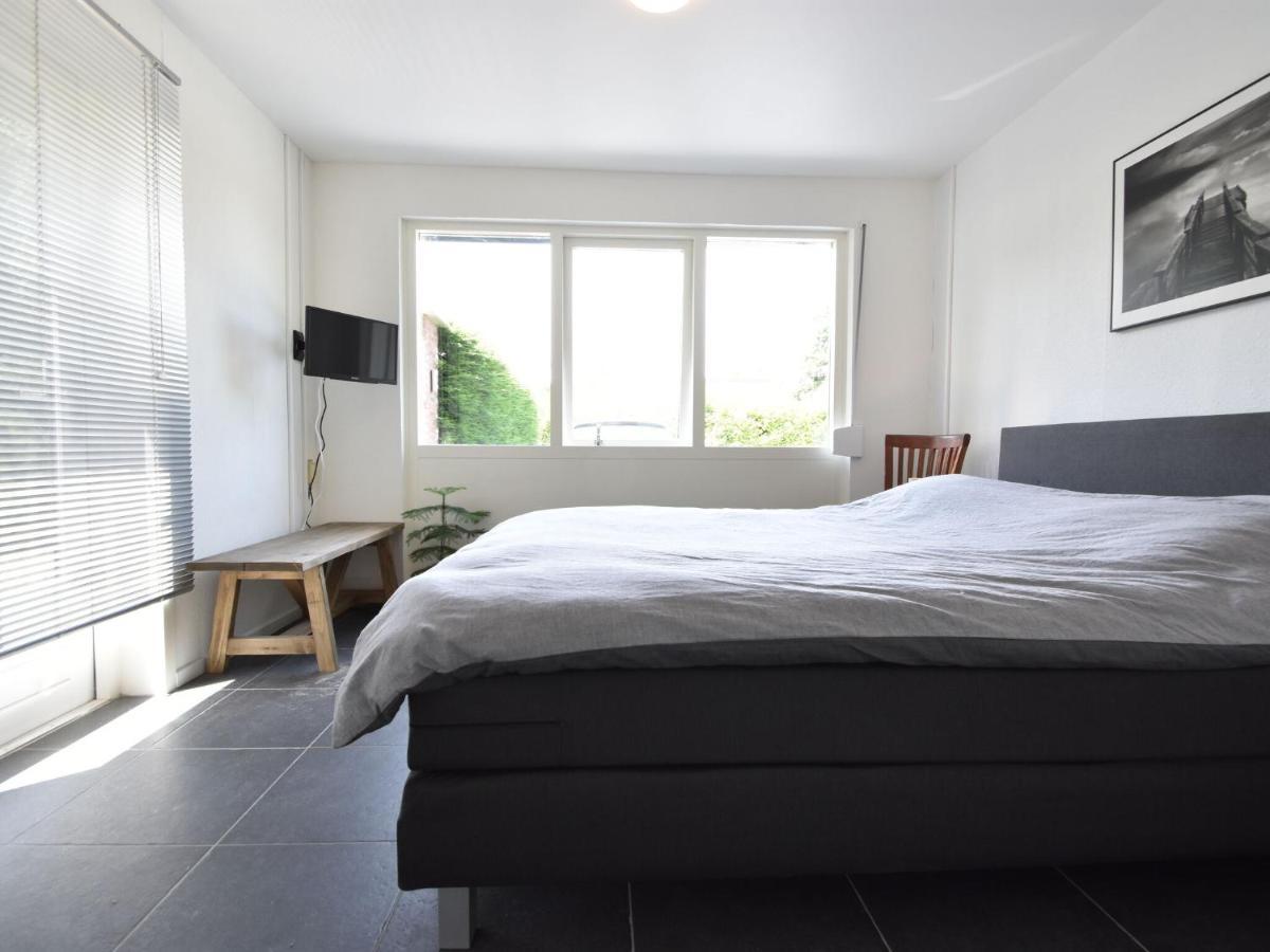 Holiday Home In Zeeland With Wide Views Броунисе Екстериор снимка