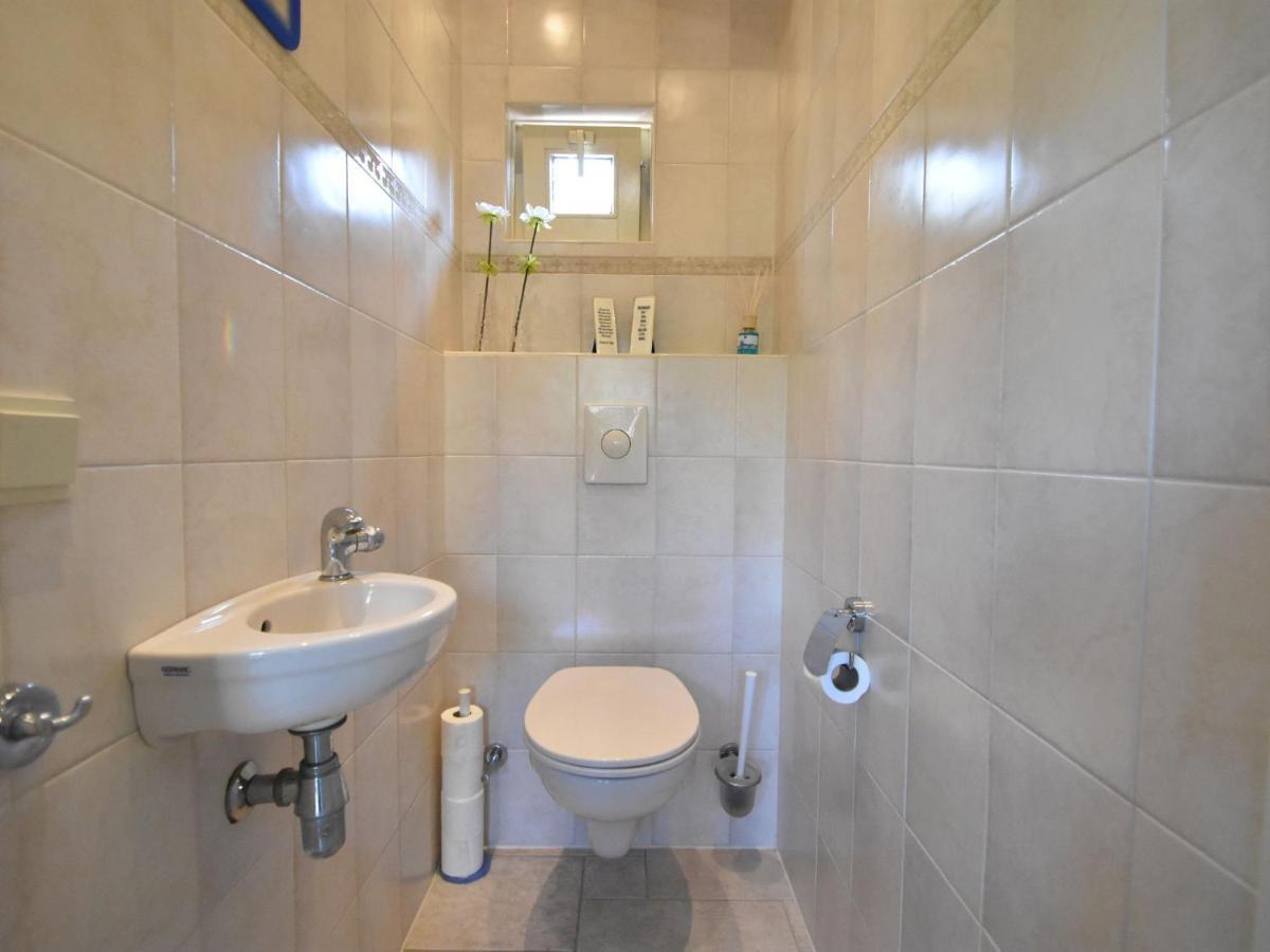 Holiday Home In Zeeland With Wide Views Броунисе Екстериор снимка