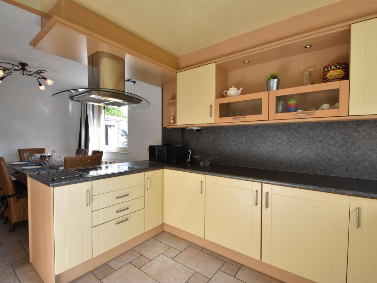 Holiday Home In Zeeland With Wide Views Броунисе Екстериор снимка
